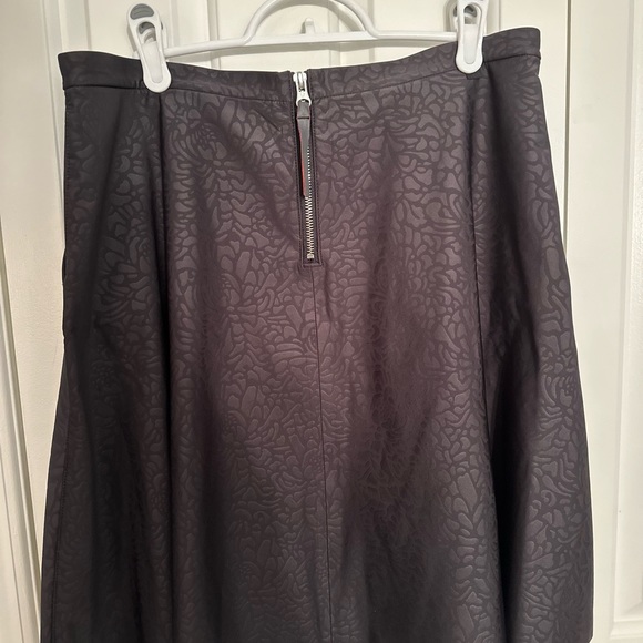 lululemon Good To Go Skirt Petal Camo Embossed Black RARE - Picture 7 of 11